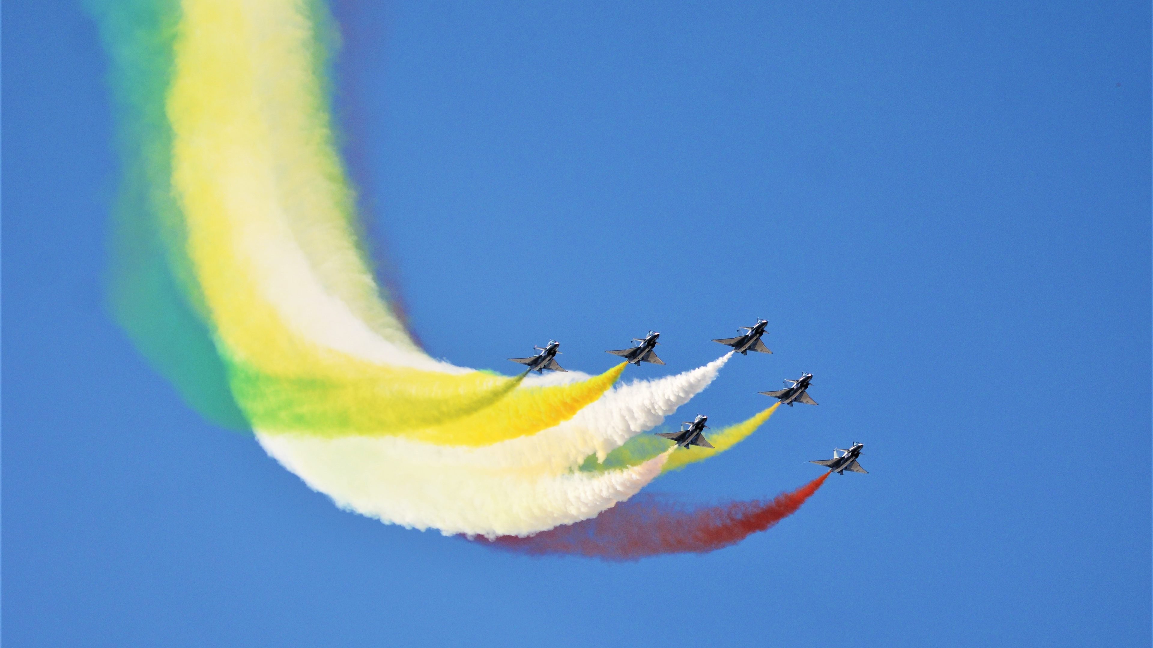 横跨大洋的胜利交响曲，当美国狂胜乌拉圭遇见富安健洋的英超接管时刻